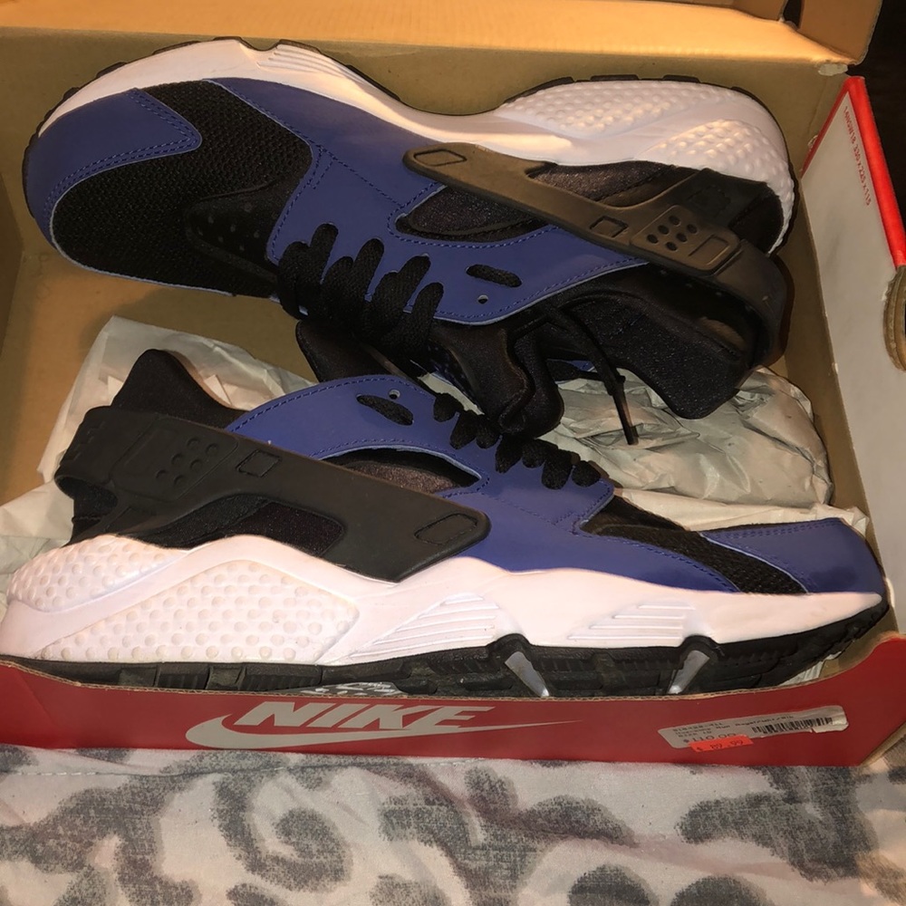 Nike Air Huarache in Deep Royal Blue/Black-White